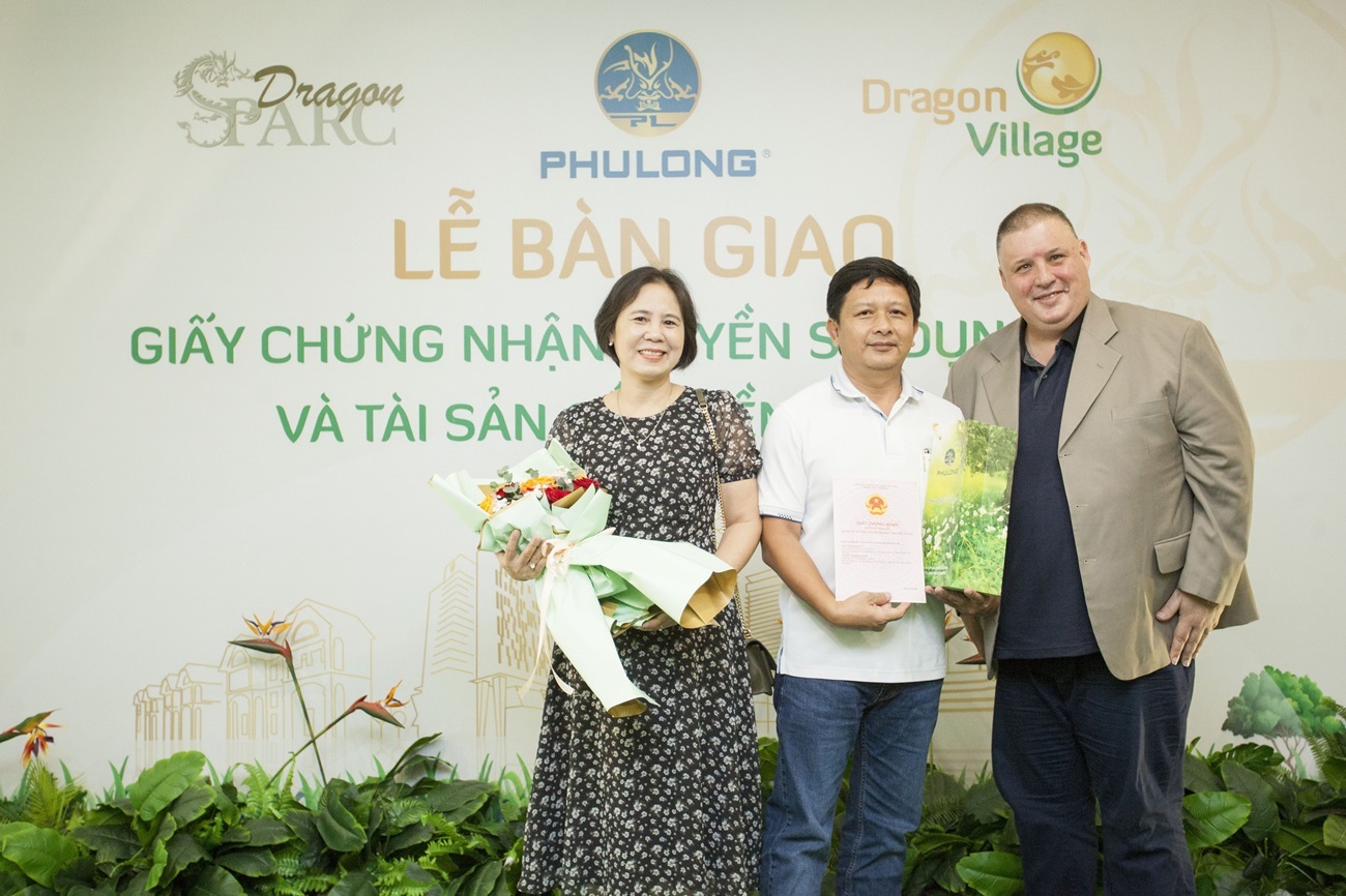 Lễ bàn giao sổ hồng Dragon Village