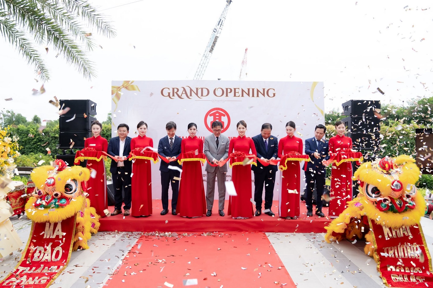 Lễ cắt băng khai trương showroom Takashimaya Interior tại Celesta Avenue CELESTA City
