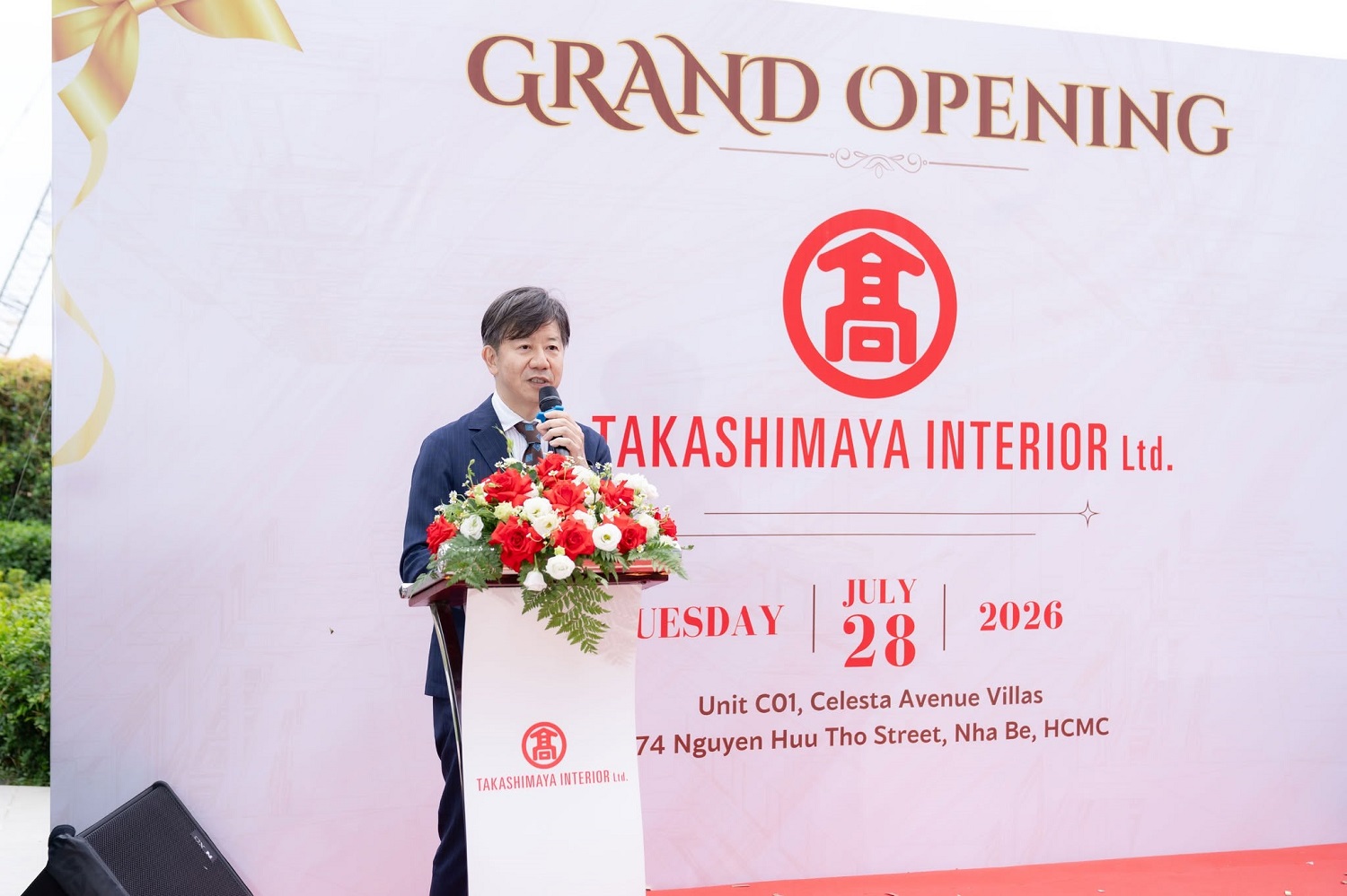 Đại diện Takashimaya phát biểu tại lễ khai trương Takashimaya Interior Ltd