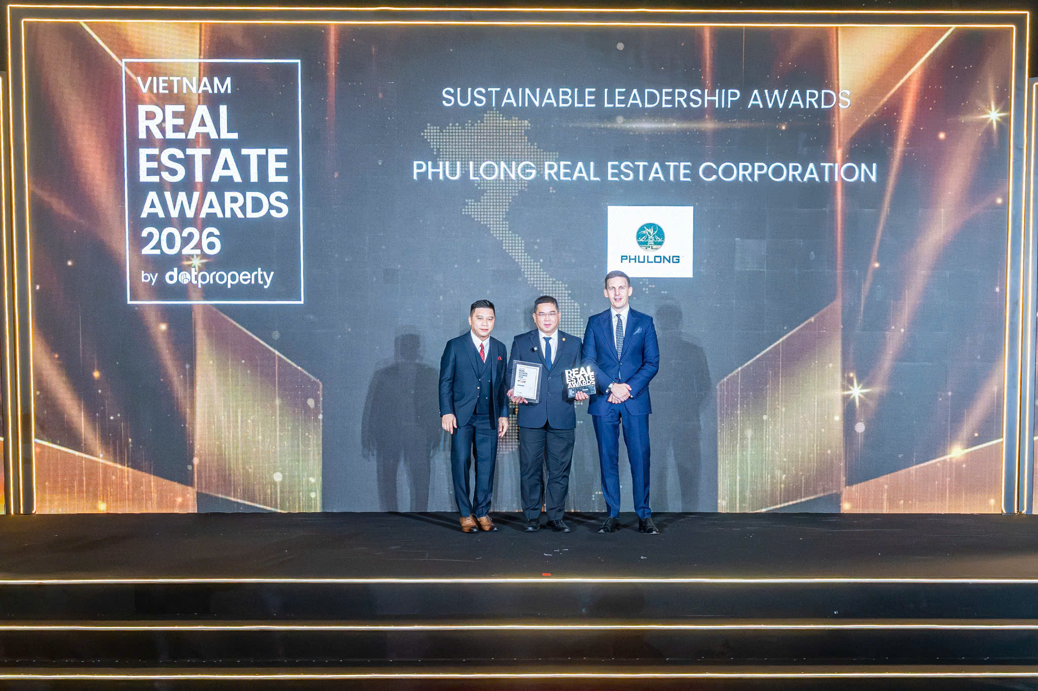 Phú Long được vinh danh tại Dot Property Vietnam Awards 2026 với giải Sustainable Leadership Awards, ghi nhận định hướng phát triển bất động sản bền vững.